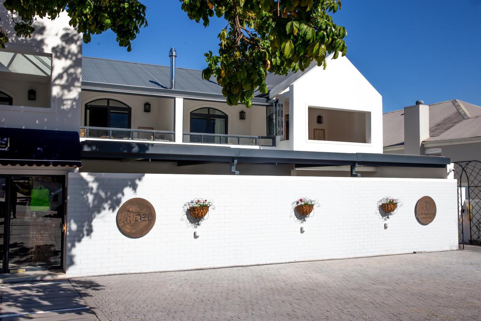 Le Petit Manoir Boutique Hotel Franschhoek Exterior foto